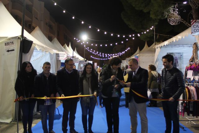 Gran participación en la Feria del Comercio Lumbrerense en su décimo aniversario - 1, Foto 1