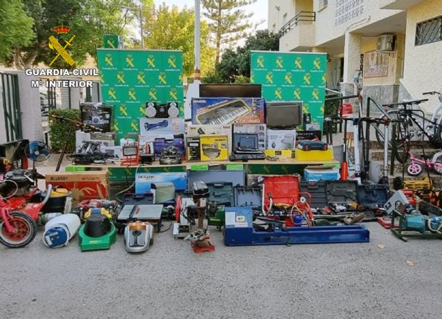 La Guardia Civil desmantela una organización criminal dedicada al robo en viviendas en El Raal - 1, Foto 1