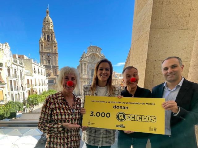 Los murcianos donan 3.000 Reciclos a Pupaclown reciclando latas y botellas de plástico en el contenedor amarillo - 1, Foto 1