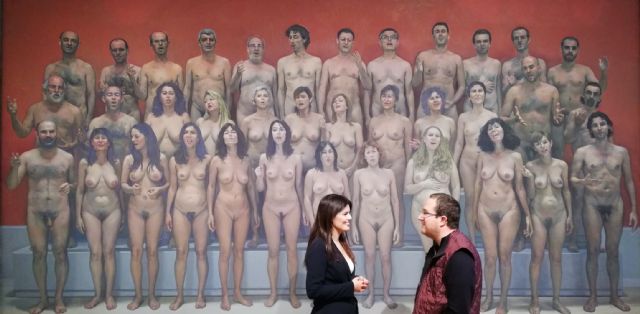 El Mubam exhibe el óleo La fraternidad universal, en el que García Ibáñez reinterpreta el Himno de la Alegría con un coro desnudo - 1, Foto 1