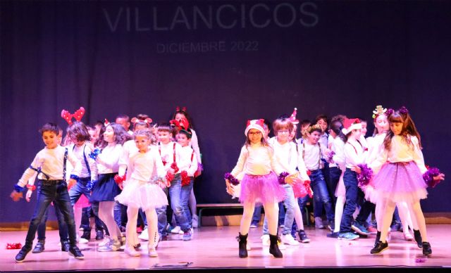 El tradicional festival escolar de villancicos no falla a su cita con la Navidad torreña - 3, Foto 3