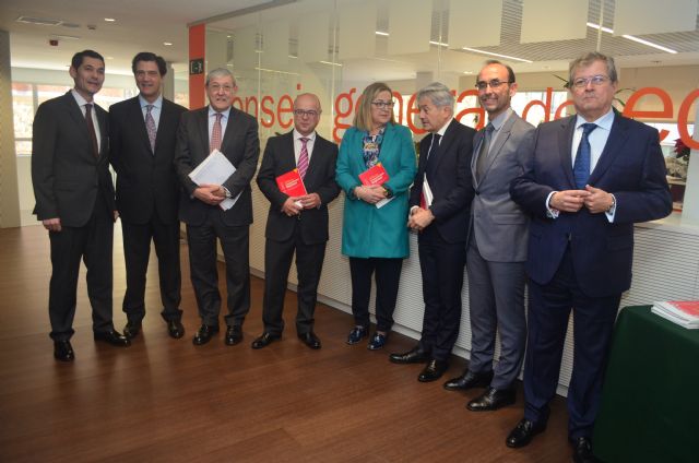 El consejero de Hacienda y Administraciones Públicas asiste en Madrid a la presentación del estudio ´Índice de Competitividad Regional (ICREG) 2017 ´ - 1, Foto 1