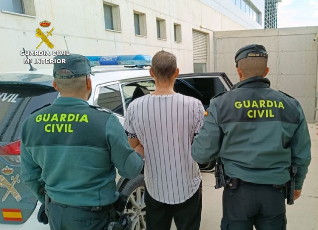 La Guardia Civil detiene a un peligroso delincuente que asaltó el domicilio de unas vecinas de Mula armado con una carabina - 1, Foto 1