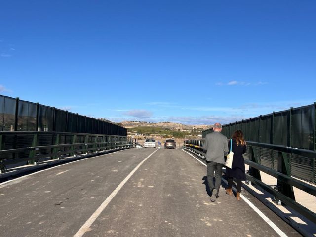 Abren al tráfico los dos puentes construidos en Sangonera la Seca por las obras del AVE - 1, Foto 1