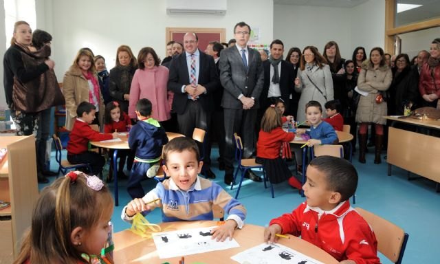 Pedro Antonio Sánchez: Dotar a la educación de los medios que necesita es la mejor inversión que podemos hacer para el futuro de la Región - 4, Foto 4