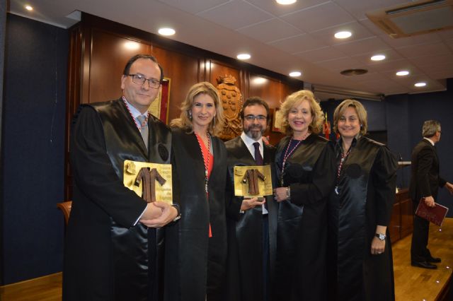 El Colegio de Abogados culmina los actos de sus fiestas patronales con la entrega de medallas a colegiados y del premio San Raimundo Peñafort - 2, Foto 2