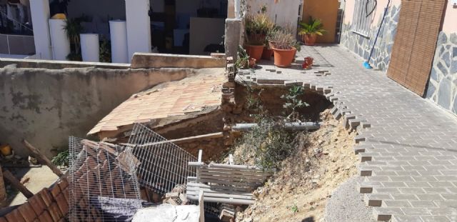 La reconstrucción de un muro de contención en El Puntal devolverá la normalidad a la calle Madrid de la pedanía - 1, Foto 1