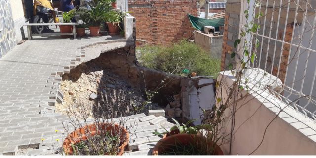 La reconstrucción de un muro de contención en El Puntal devolverá la normalidad a la calle Madrid de la pedanía - 2, Foto 2