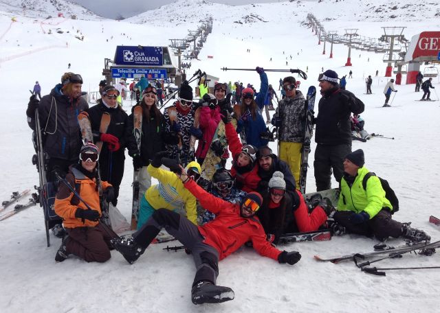 Más de 400 jóvenes han participado ya en actividades deportivas en la nieve a través del programa 'Murcia Bajo Cero' - 1, Foto 1