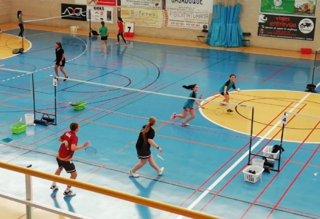 15 medallas para el Bádminton Las Torres en el TTR disputado en el Mireia Belmonte - 1, Foto 1