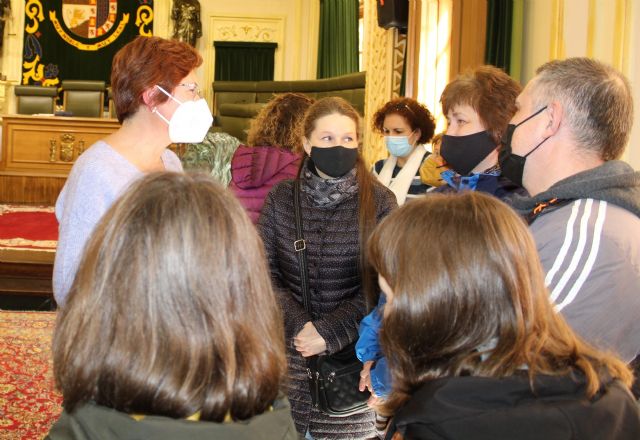 La alcaldesa da la bienvenida a las familias ucranianas que ya están en Jumilla - 1, Foto 1