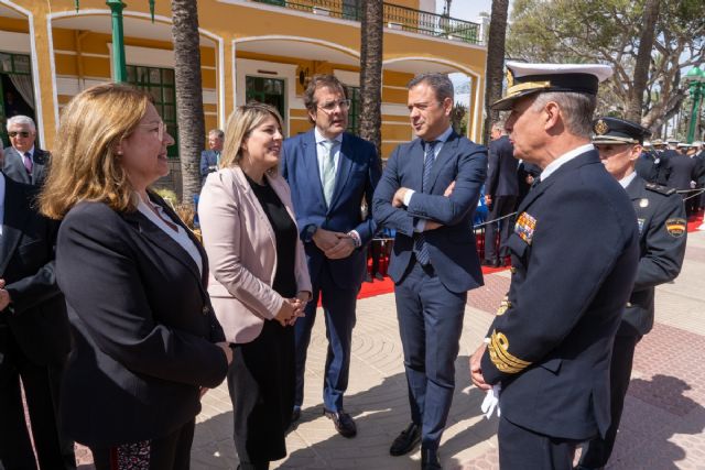 La alcaldesa Noelia Arroyo asiste a la toma de posesión del nuevo almirante jefe del Arsenal de Cartagena, Alejandro Cuerda Lorenzo - 1, Foto 1