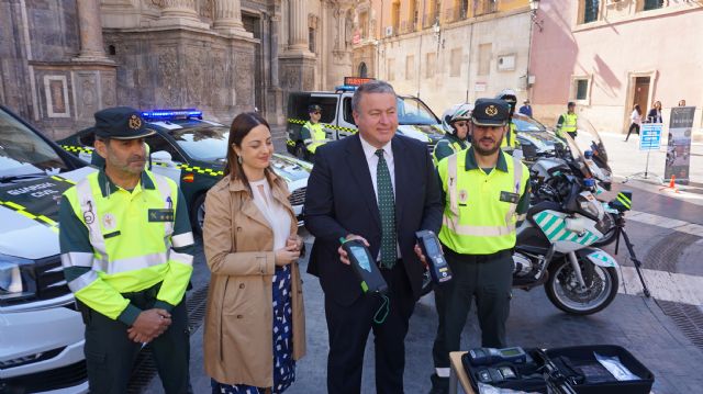 Bernabé presenta la Patrulla Integral, un modelo de vigilancia en carretera pionero en Europa para realizar controles integrales de velocidad, alcohol y drogas - 2, Foto 2