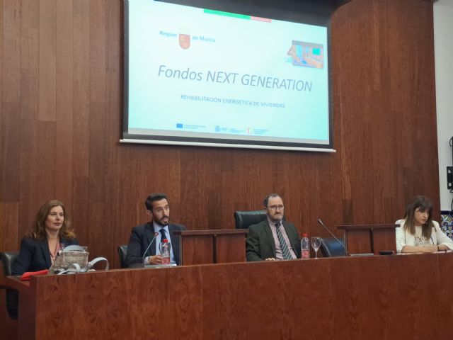 El director general de Vivienda expone en la Universidad de Murcia la importancia de mejorar la eficiencia energética en viviendas y edificios - 1, Foto 1