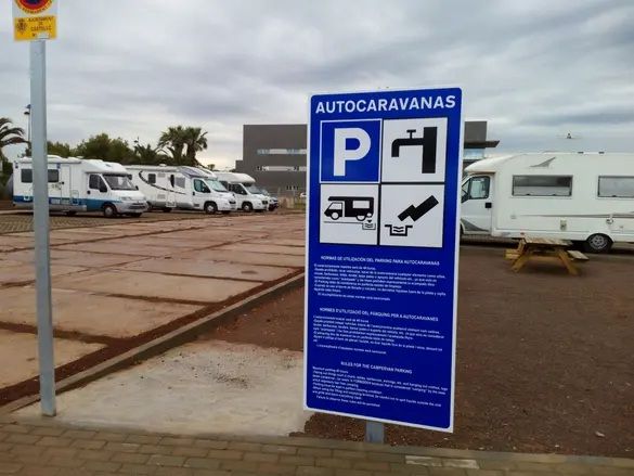 Aparcamiento municipal de caravanas y autocaravanas en los Nietos - 4, Foto 4