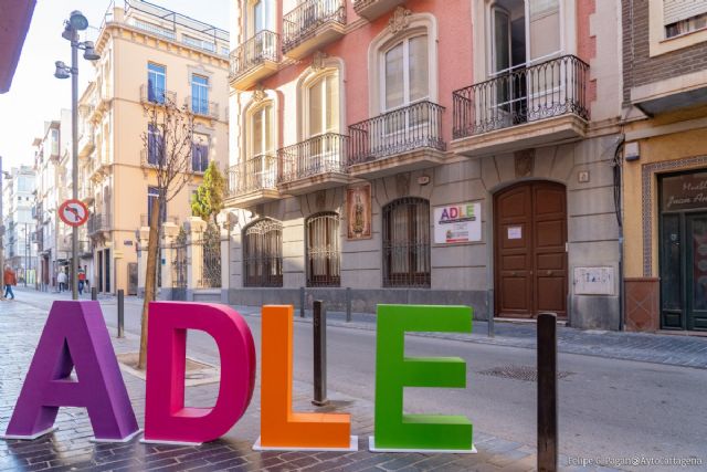 Más de una treintena de alumnos del reciben sus diplomas del programa Conecta de la ADLE - 1, Foto 1