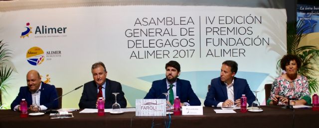 López Miras: El agua es el combustible indispensable para que el cooperativismo siga aportando empleo y riqueza a la Región - 2, Foto 2