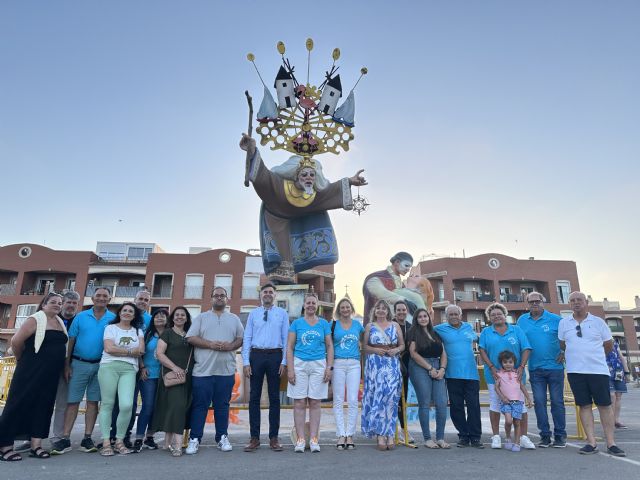 “El hechizo de San Pedro” protagoniza la hoguera municipal - 2, Foto 2