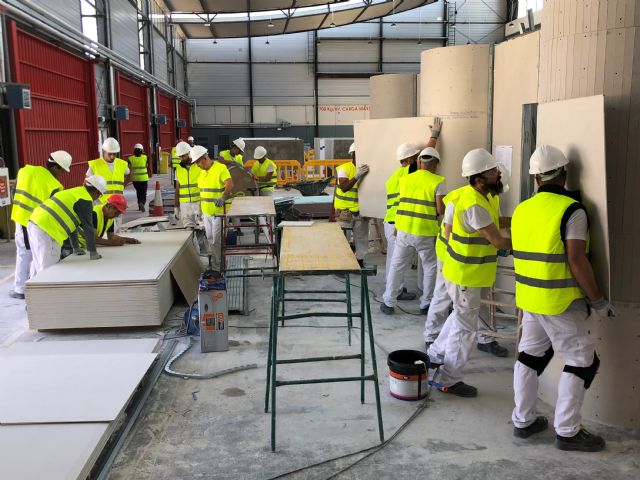 La Fundación Laboral de la Construcción de la Región de Murcia formó el año pasado a un total de 2.793 profesionales La Fundación Laboral de la Construcción de la Región de Murcia formó el año pasado a un total de 2.793 profesionales