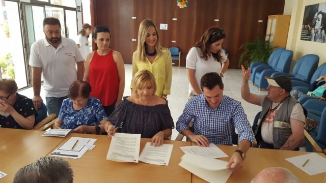 La Comunidad amplía en siete plazas la atención a personas mayores en el Centro de Día de Cehegín - 1, Foto 1