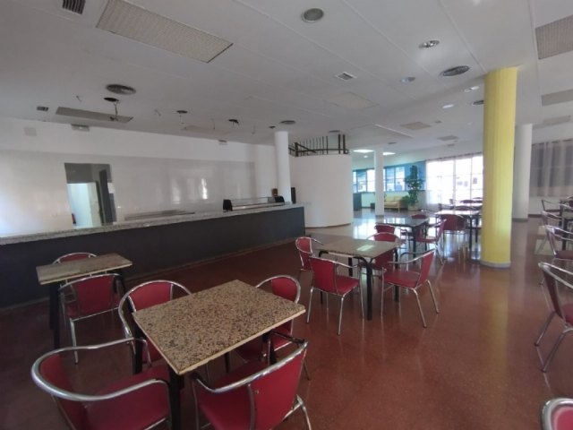 Adjudican los servicios del bar-cafetería ubicado en el Centro Municipal de Personas Mayores de la Plaza Balsa Vieja, Foto 1