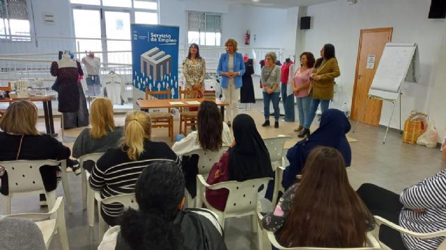 Un programa municipal de formación en costura mejorará la empleabilidad en las pedanías Un programa municipal de formación en costura mejorará la empleabilidad en las pedanías
