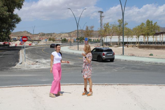 Este lunes se asfaltan varios accesos al Tramo III de la Ronda Central de Evacuación de Lorca - 1, Foto 1