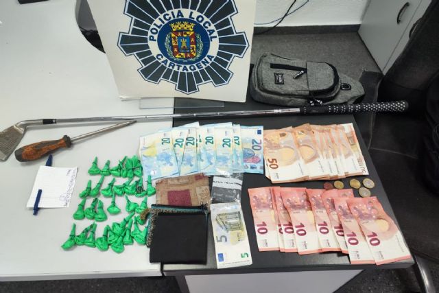 Policía Local de Cartagena detiene a una persona con droga y a otra huida de la justicia - 1, Foto 1