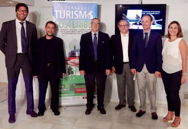 La Fundación Camino de la Cruz, el ciclista Alejandro Valverde y la Catedral de Murcia, premios Palomas del Turismo 2017 - 1, Foto 1