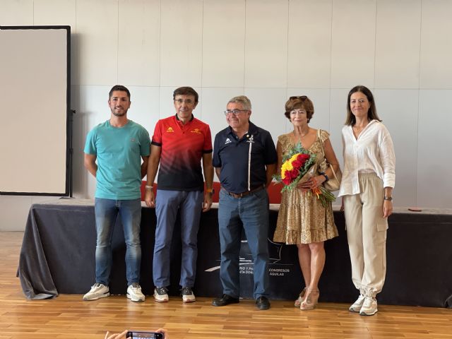 La Federación Española de Triatlón otorga la insignia de oro a Diego Calvo Valera - 1, Foto 1