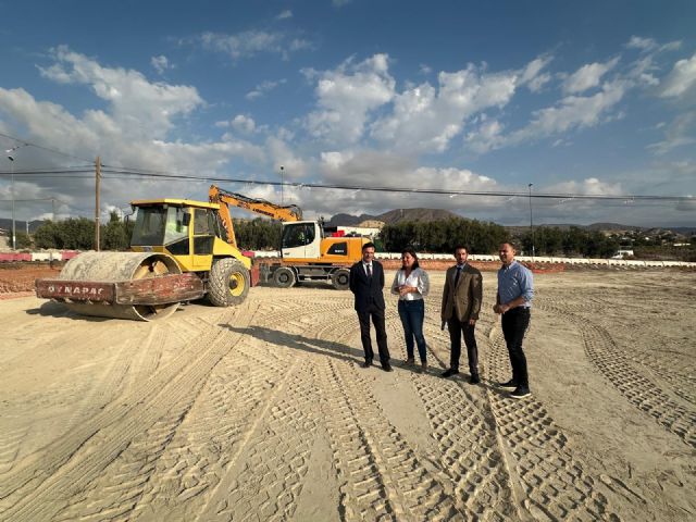 La Comunidad refuerza la seguridad vial en Fortuna con la construcción de una glorieta en las inmediaciones del campo de fútbol municipal - 1, Foto 1