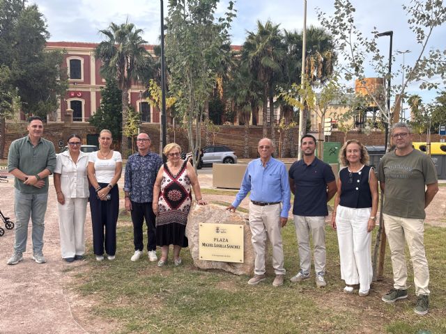 La plaza situada frente a la estación de Águilas pasa a llevar el nombre de Miguel Losilla Sánchez La plaza situada frente a la estación de Águilas pasa a llevar el nombre de Miguel Losilla Sánchez