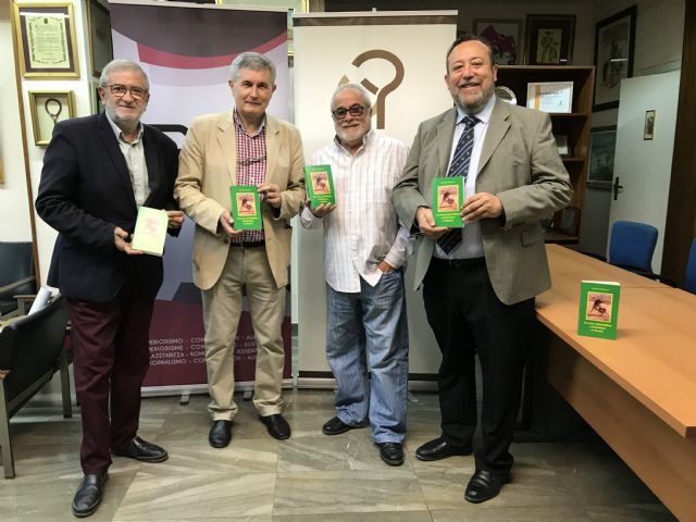 Reeditado el libro Los toros, el periodismo y la literatura por petición del Colegio de Periodistas - 2, Foto 2