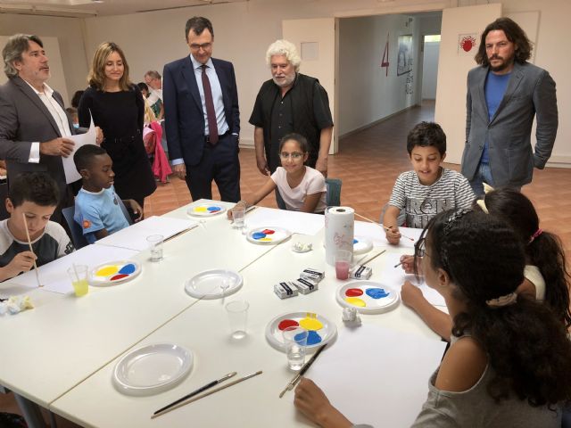 Cristóbal Gabarrón conciencia a los niños murcianos sobre los Derechos Humanos a través del arte - 1, Foto 1