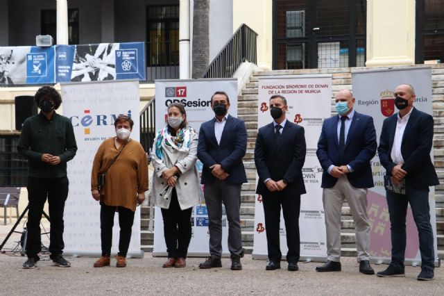 El Gobierno regional apoya una yincana inclusiva en la que estudiantes de la universidad evalúan la accesibilidad de las instituciones - 1, Foto 1