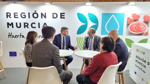 La Comunidad y la Embajada de España en Francia acuerdan impulsar acciones de promoción de productos agroalimentarios de la Región - 1, Foto 1