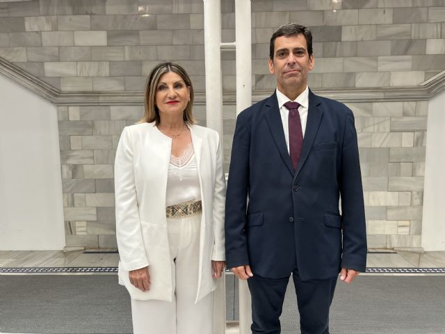 José Ramón Díez de Revenga y María Dolores Flores, nuevos senadores autonómicos - 1, Foto 1