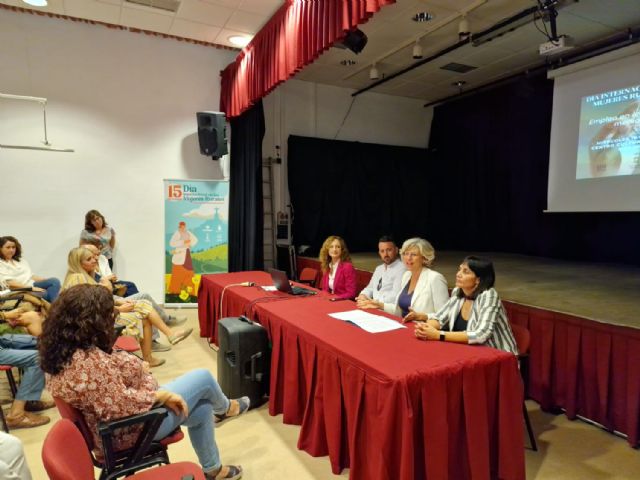 El Ayuntamiento da a conocer en Sucina las posibilidades de empleo para las mujeres rurales del municipio - 3, Foto 3