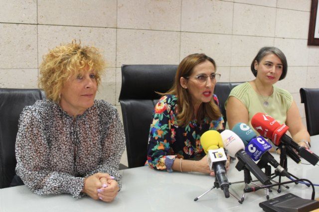 El CEIP La Cruz participa en un proyecto para poner en valor a las personas mayores de Totana - 1, Foto 1