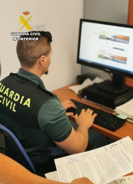 La Guardia Civil desarticula un grupo delictivo que estafó más de 100.000 euros a una empresa hortofrutícola de Alhama de Murcia - 2, Foto 2