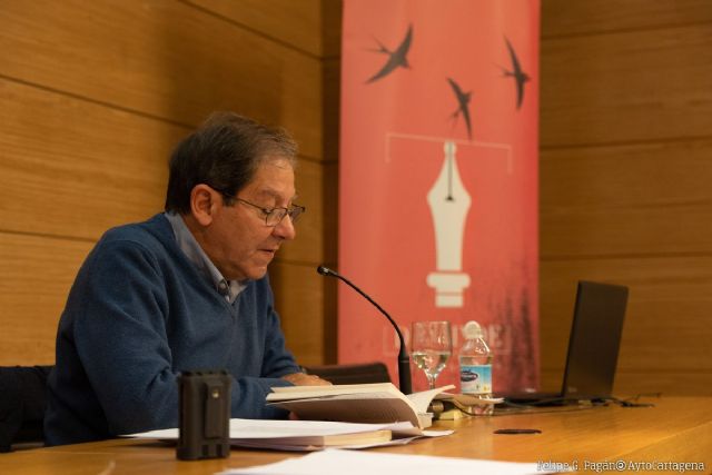 El poeta Nuno Júdice puso voz a sus versos en el Teatro Romano de Cartagena - 1, Foto 1