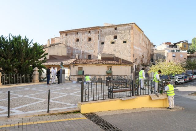 'Operación pintura' en el casco antiguo en las vísperas de los días grandes de las fiestas de musulmanes, judíos y cristianos de San Clemente - 4, Foto 4