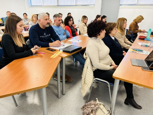 Profesionales de Totana participan en unas Jornadas sobre Detección y Actuación de la Violencia Sexual contra la Infancia y la Adolescencia - 4, Foto 4