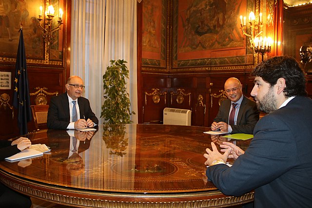 López Miras y Montoro coinciden en la necesidad de que el nuevo sistema de financiación sea un modelo de consenso - 2, Foto 2