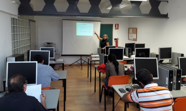 El Servicio de Integración Laboral de FAMDIF imparte un taller de búsqueda activa de empleo en Torre Pacheco - 1, Foto 1