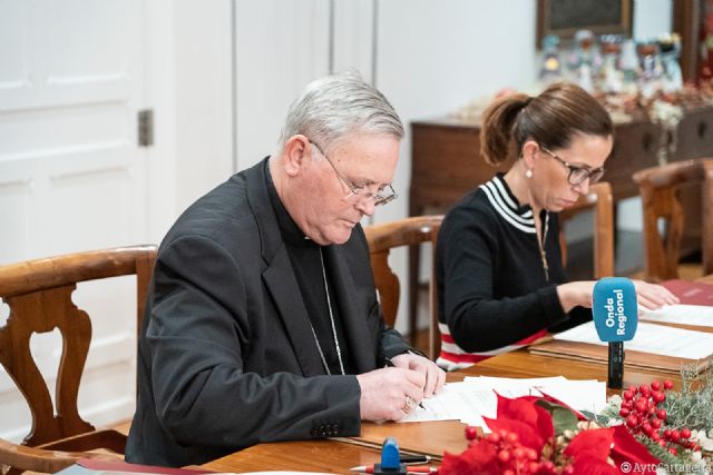 Ayuntamiento y Obispado firman el convenio para la restauración de Santa María de Gracia - 1, Foto 1