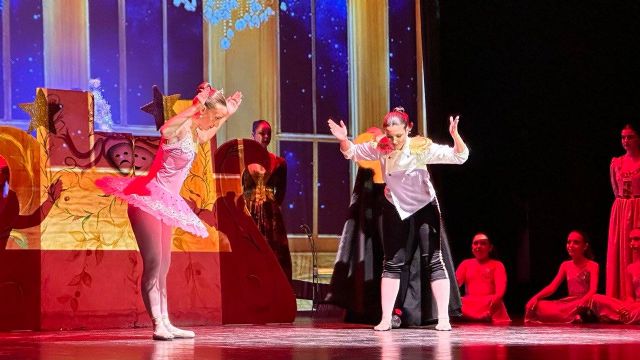 La magia de la Navidad se sube al escenario del CAES con la Escuela de Danza de Torre Pacheco - 4, Foto 4