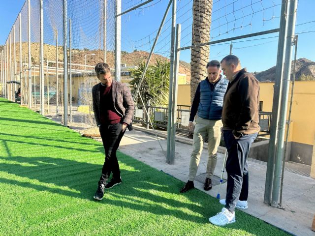 La rehabilitación del campo de fútbol Alfonso Embarre, en el barrio de San Cristóbal, en su recta final - 1, Foto 1