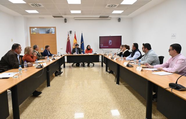 El Gobierno regional demanda financiación para las modificaciones que el sector pesquero tendrá que acometer en 2025 para mantener sus días de faena - 1, Foto 1