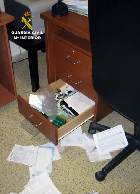 La Guardia Civil detiene in fraganti a dos menores sorprendidos mientras robaban en un instituto de Murcia - 2, Foto 2